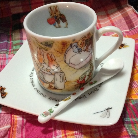 Mini Peter Rabbit Tea Set - Picture 6 of 16